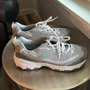 Sketchers Shoes 9.5